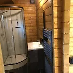 3 Slaapkamer Blokhut Met Opgemaakte Bedden Chalet