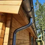 Chalet 3 Slaapkamer Blokhut Met Opgemaakte Bedden Putten