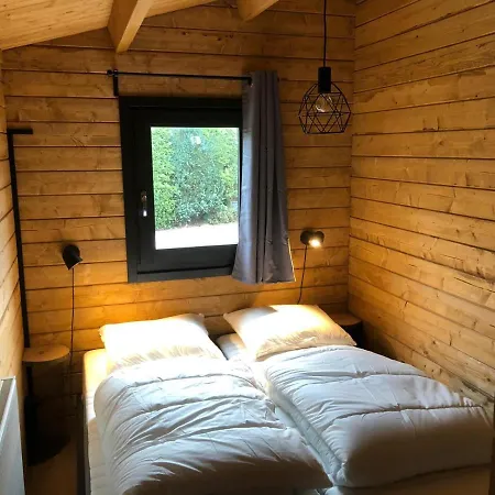 Alpesi faház 3 Slaapkamer Blokhut Met Opgemaakte Bedden Putten