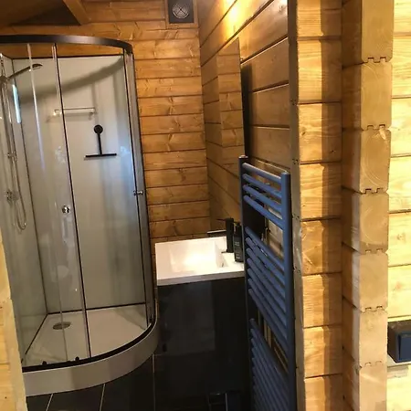 3 Slaapkamer Blokhut Met Opgemaakte Bedden Alpesi faház