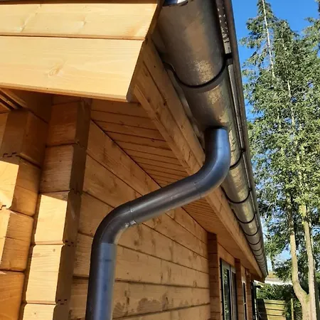 Alpesi faház 3 Slaapkamer Blokhut Met Opgemaakte Bedden Putten