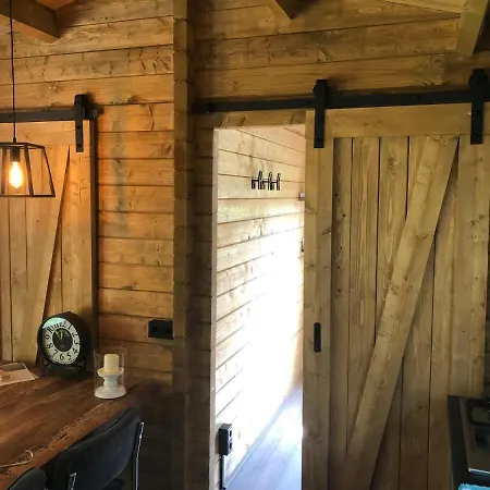 3 Slaapkamer Blokhut Met Opgemaakte Bedden Alpesi faház Putten