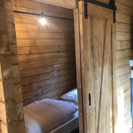 Alpesi faház 3 Slaapkamer Blokhut Met Opgemaakte Bedden Putten