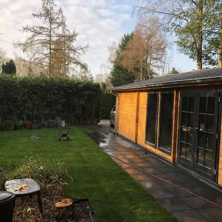 3 Slaapkamer Blokhut Met Opgemaakte Bedden