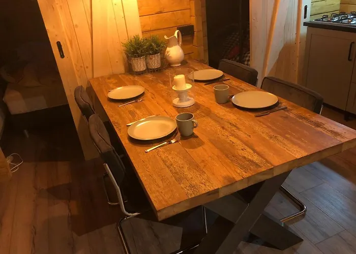 3 Slaapkamer Blokhut Met Opgemaakte Bedden Chalet *