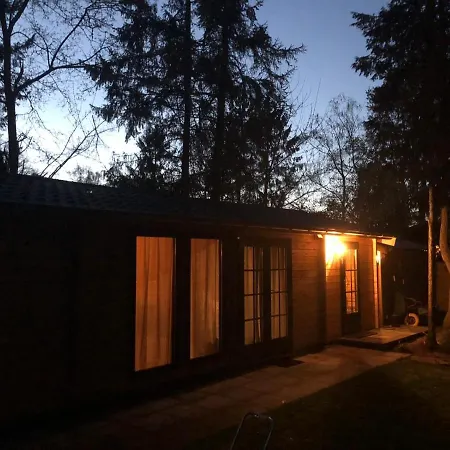 Chalet 3 Slaapkamer Blokhut Met Opgemaakte Bedden