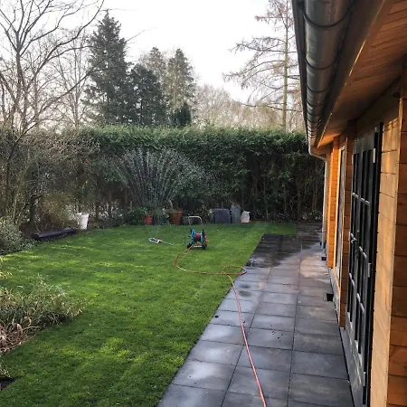 3 Slaapkamer Blokhut Met Opgemaakte Bedden *