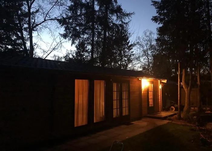 Chalet 3 Slaapkamer Blokhut Met Opgemaakte Bedden