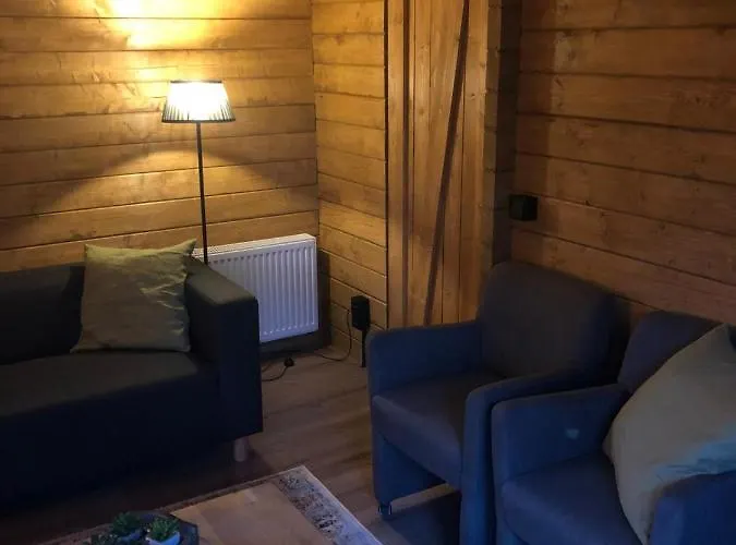3 Slaapkamer Blokhut Met Opgemaakte Bedden Chalet